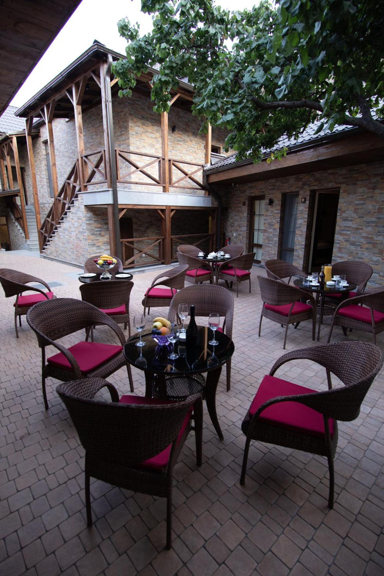 Boutique Living Hotel Yerevan Exterior photo