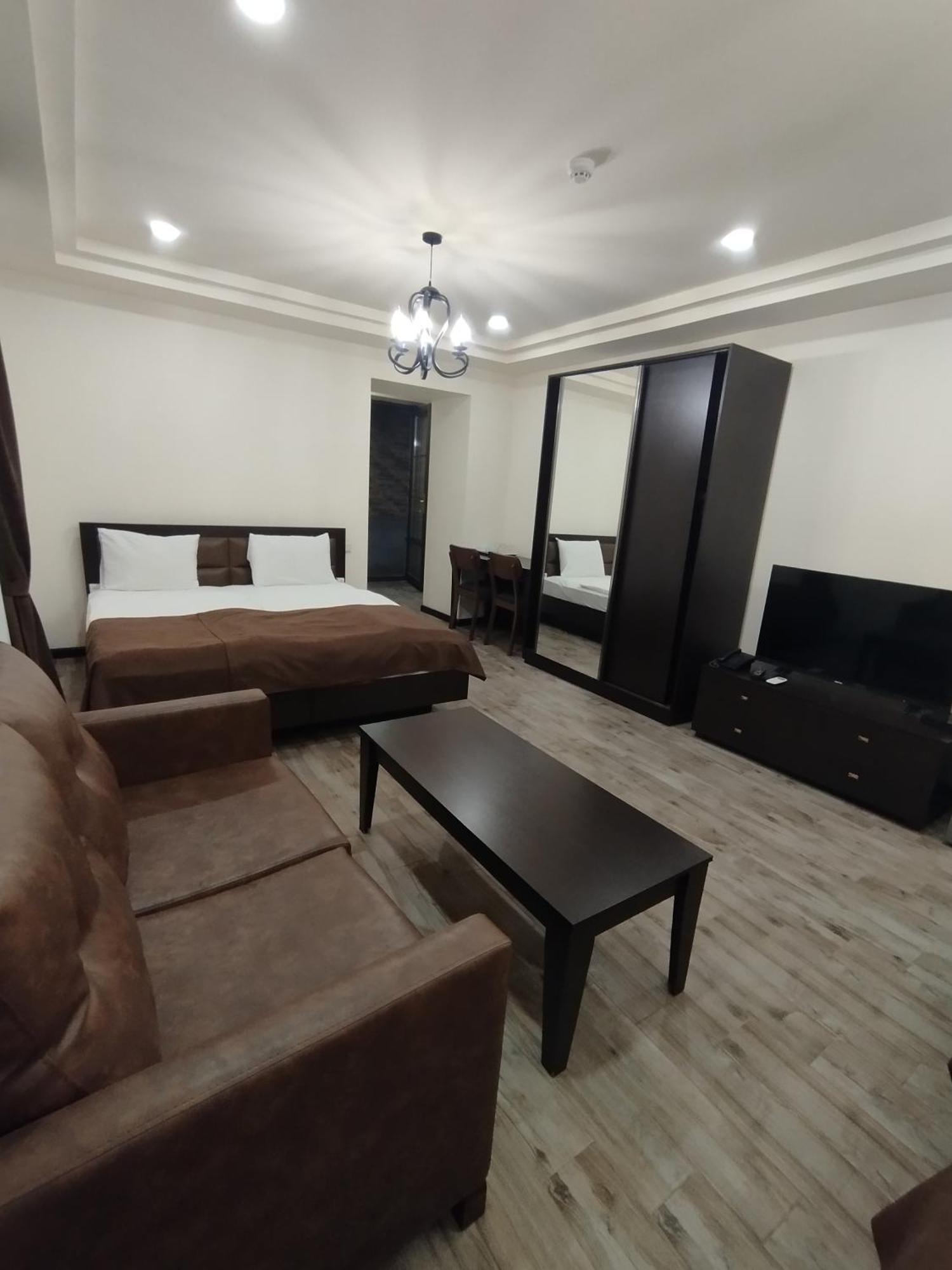 Boutique Living Hotel Yerevan Exterior photo